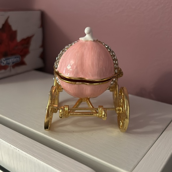 Pink pumpkin glitter Cinderella carriage jewelry holder ✨ - Picture 5 of 5